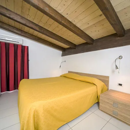 Locazione Turistica Rosburgo-10 * Roseto Degli Abruzzi