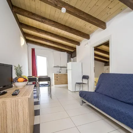 Locazione Turistica Rosburgo-10 *